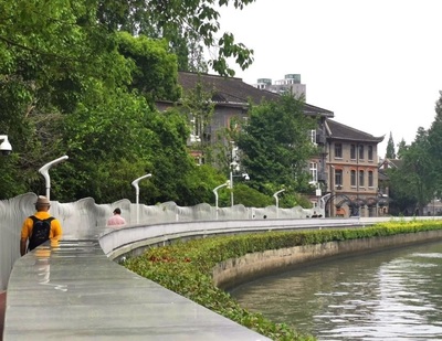 家門(mén)口的美景回來(lái)了!長(zhǎng)寧蘇河步道華政段恢復(fù)通行
