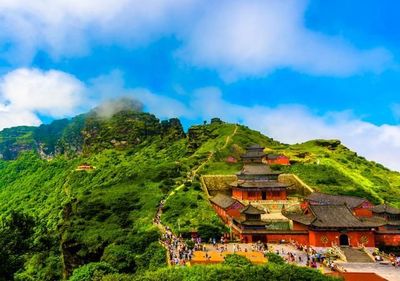 你去過梵凈山旅游嗎?這里的美景宏觀,非常刺激,值得一去